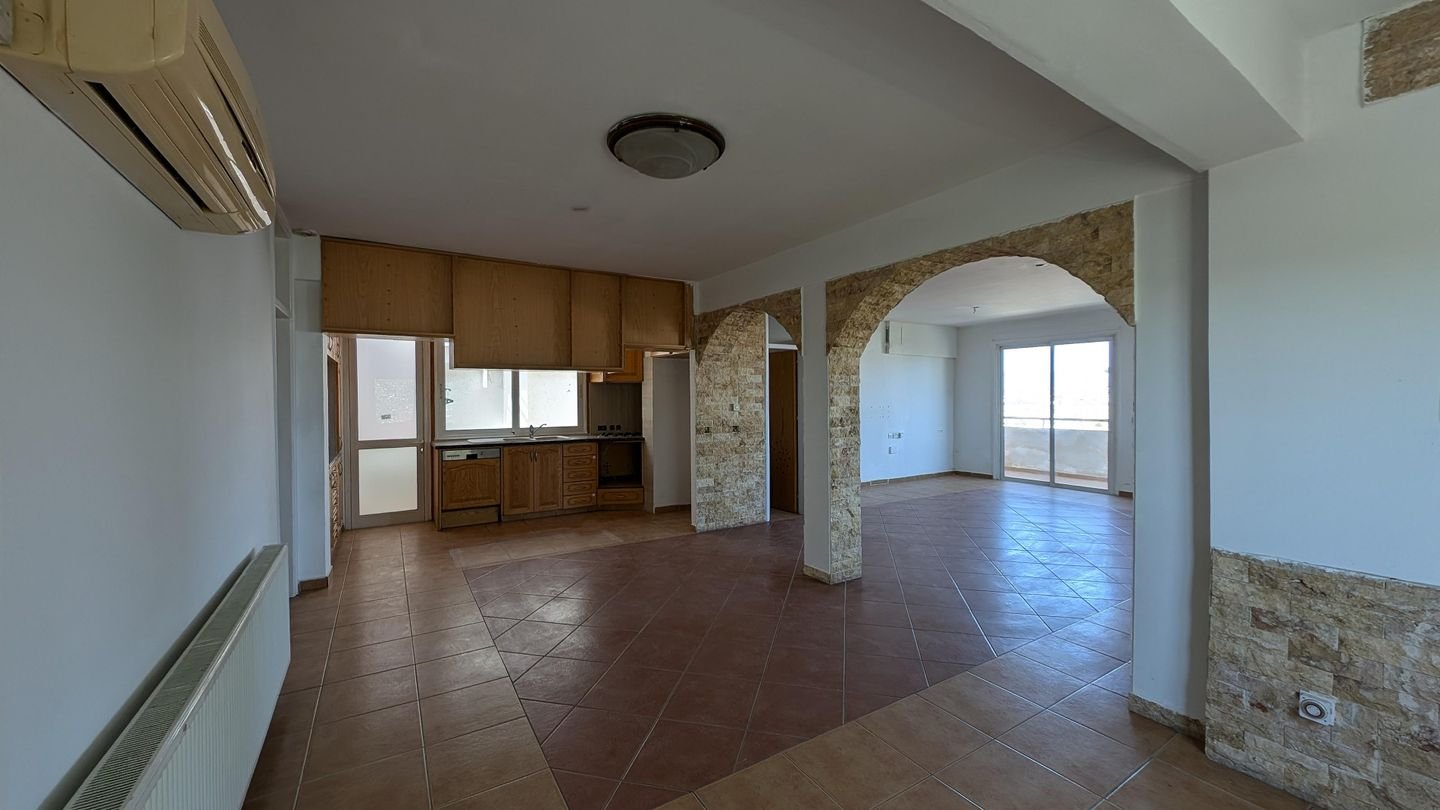 Three-storey building, located in Kaimakli, Nicosia photo 44