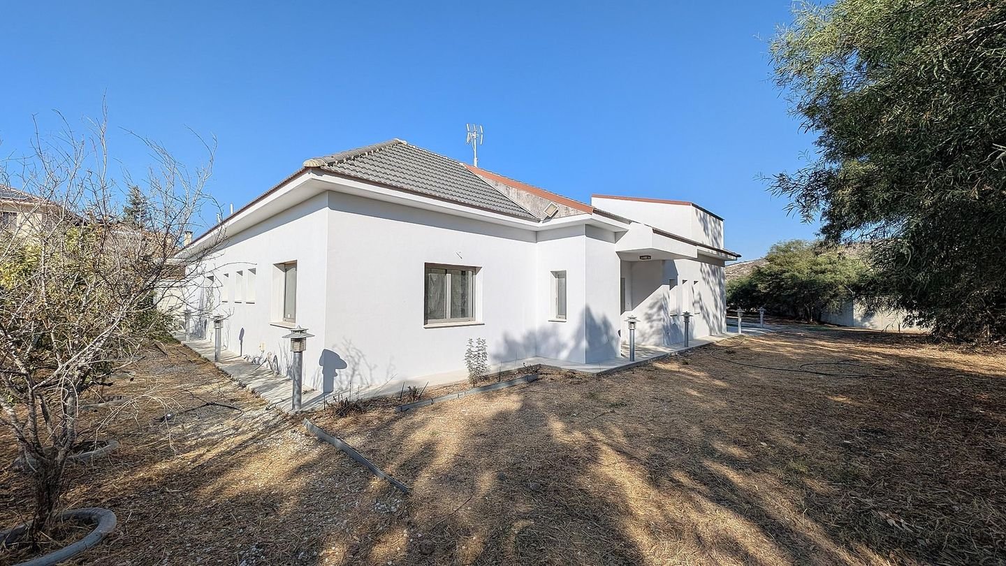 Elegant Detached Home with Pool in Moni, Limassol photo 4