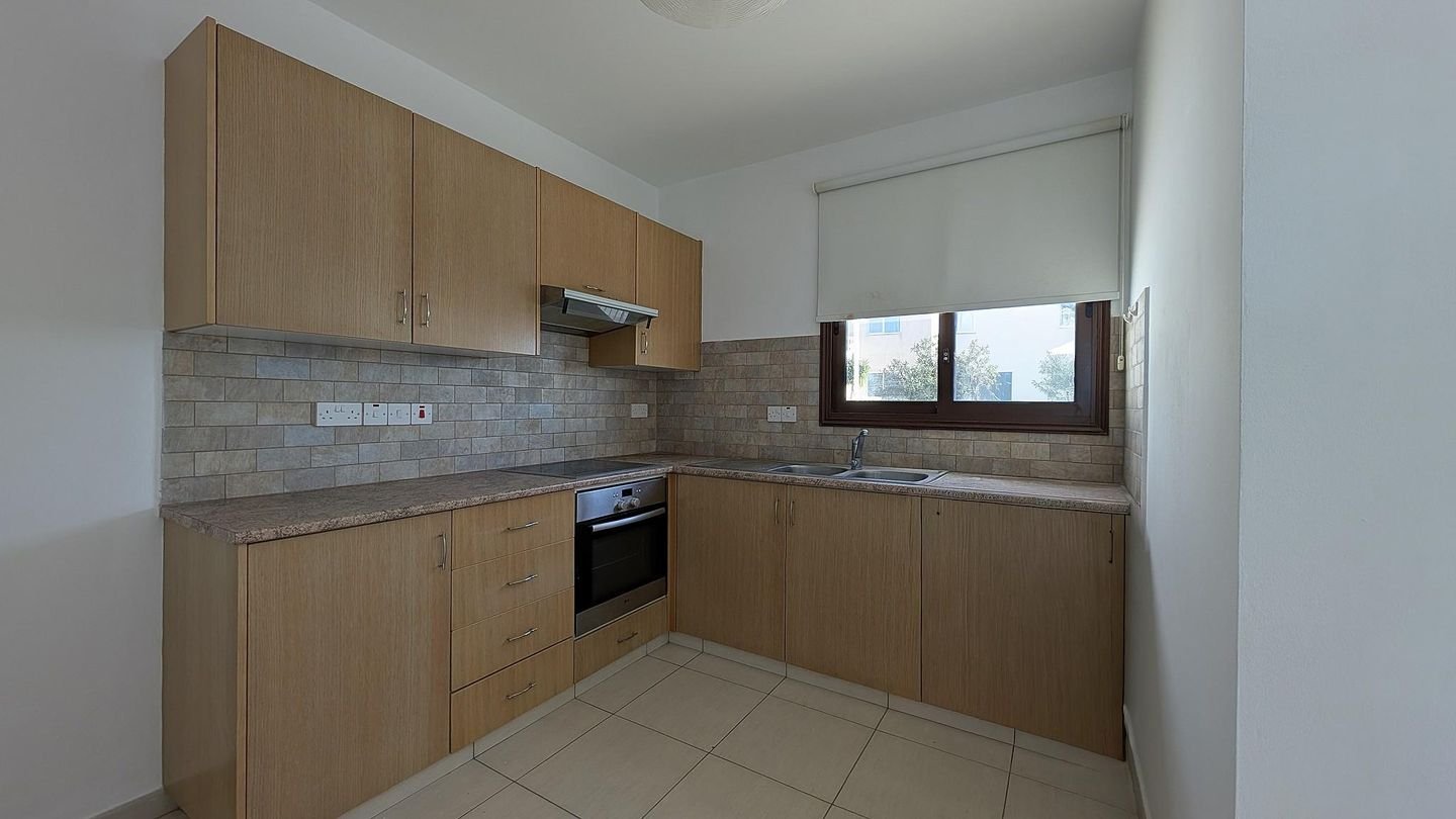 Two-Storey 2-Bedroom Apartment in Tala, Paphos photo 9