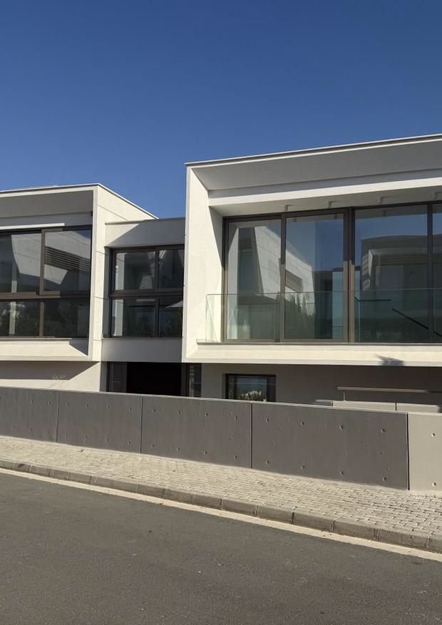 4 BR Villa in Mouttagiaka, Limassol photo 12