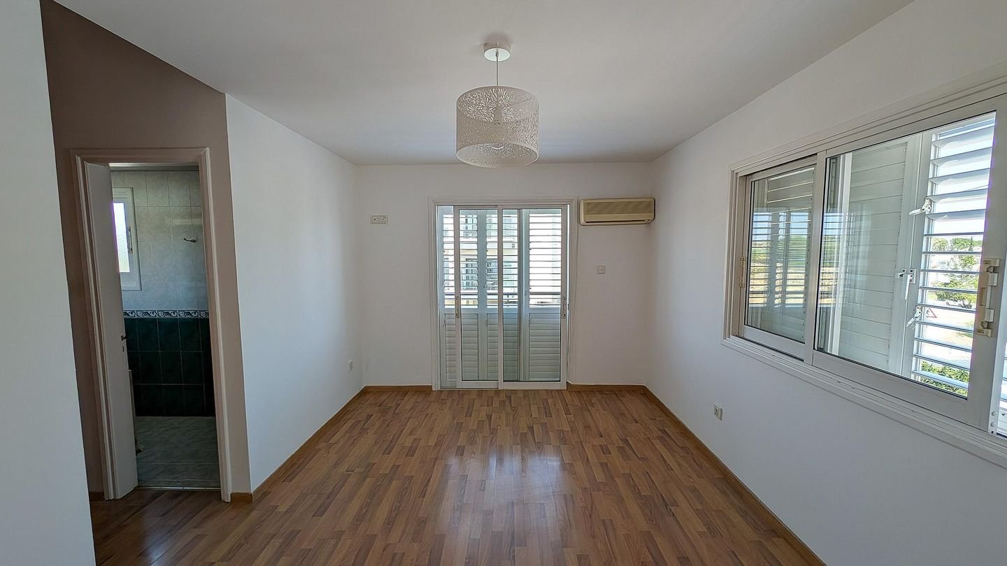 Spacious 4+1 Bedroom Detached Home with Basement Studio in Engomi photo 20