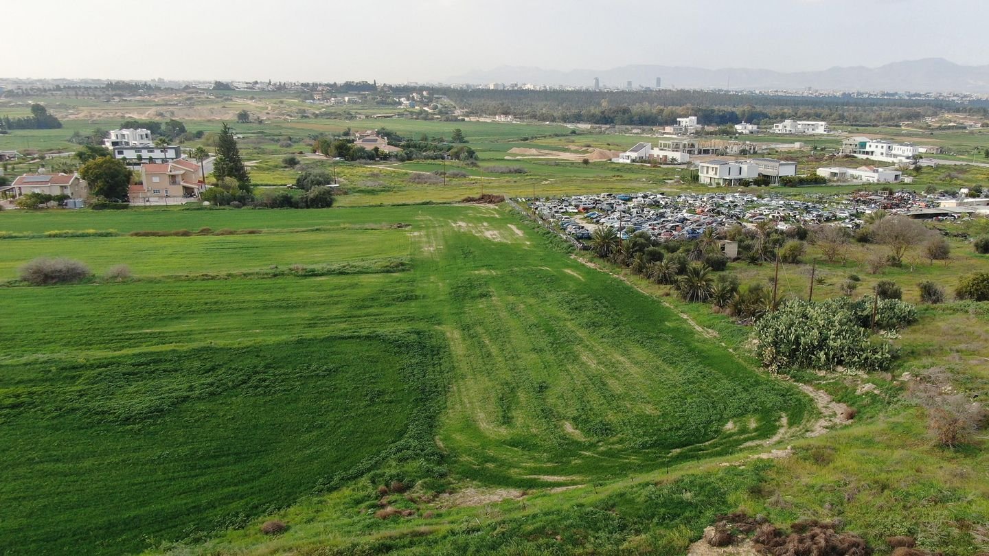 Residential field, Geri photo 4