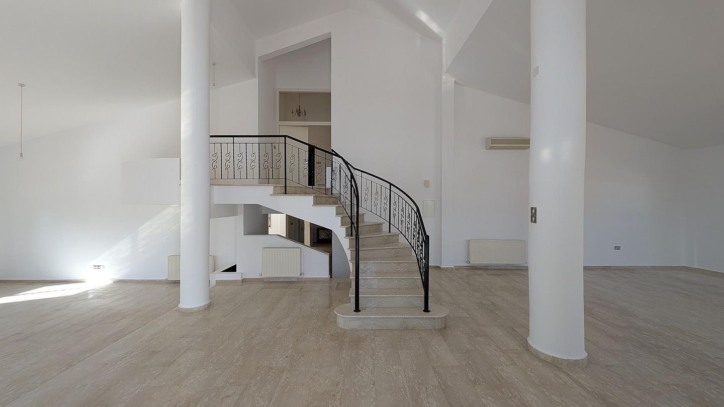 Four Bedroom Luxury Mansion with Private Pool in Pyla, Larnaca photo 12