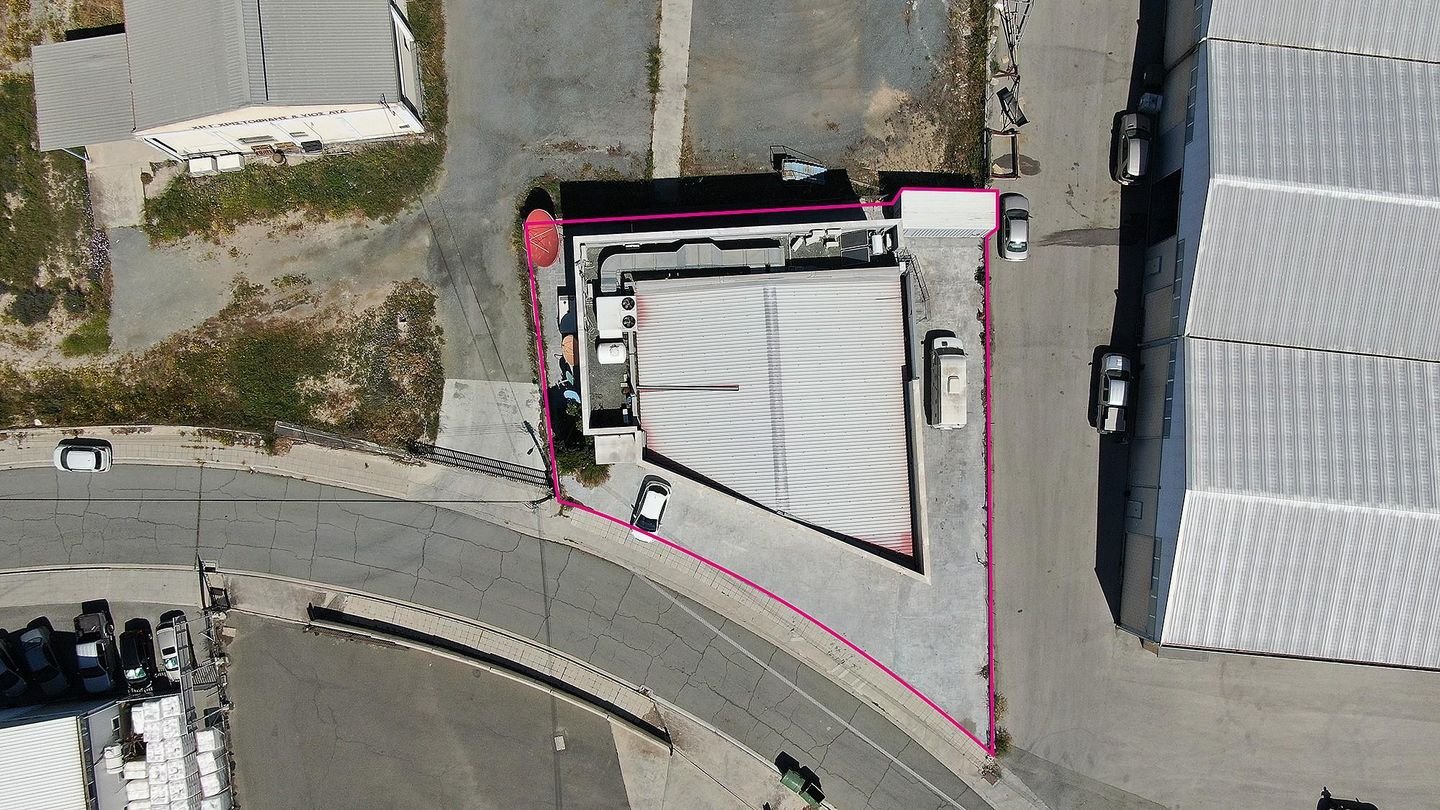 7.9% Yield Investment Two storey Commercial Building in Dali, Nicosia photo 4