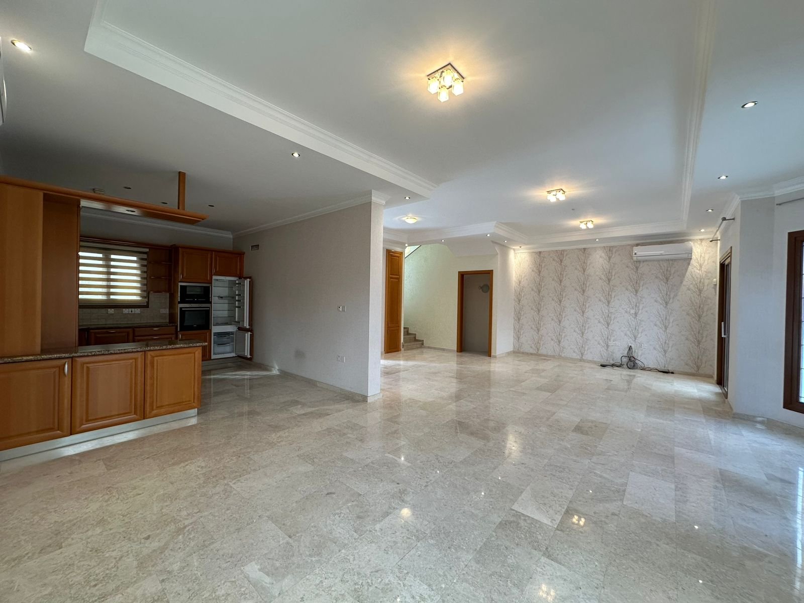 4 BR Villa in Mouttagiaka, Limassol photo 6