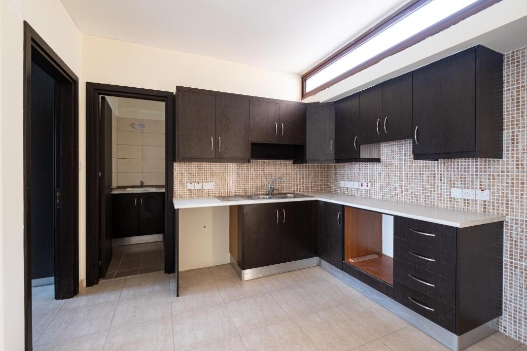 Three-storey residential building in Deneia, Nicosia photo 15