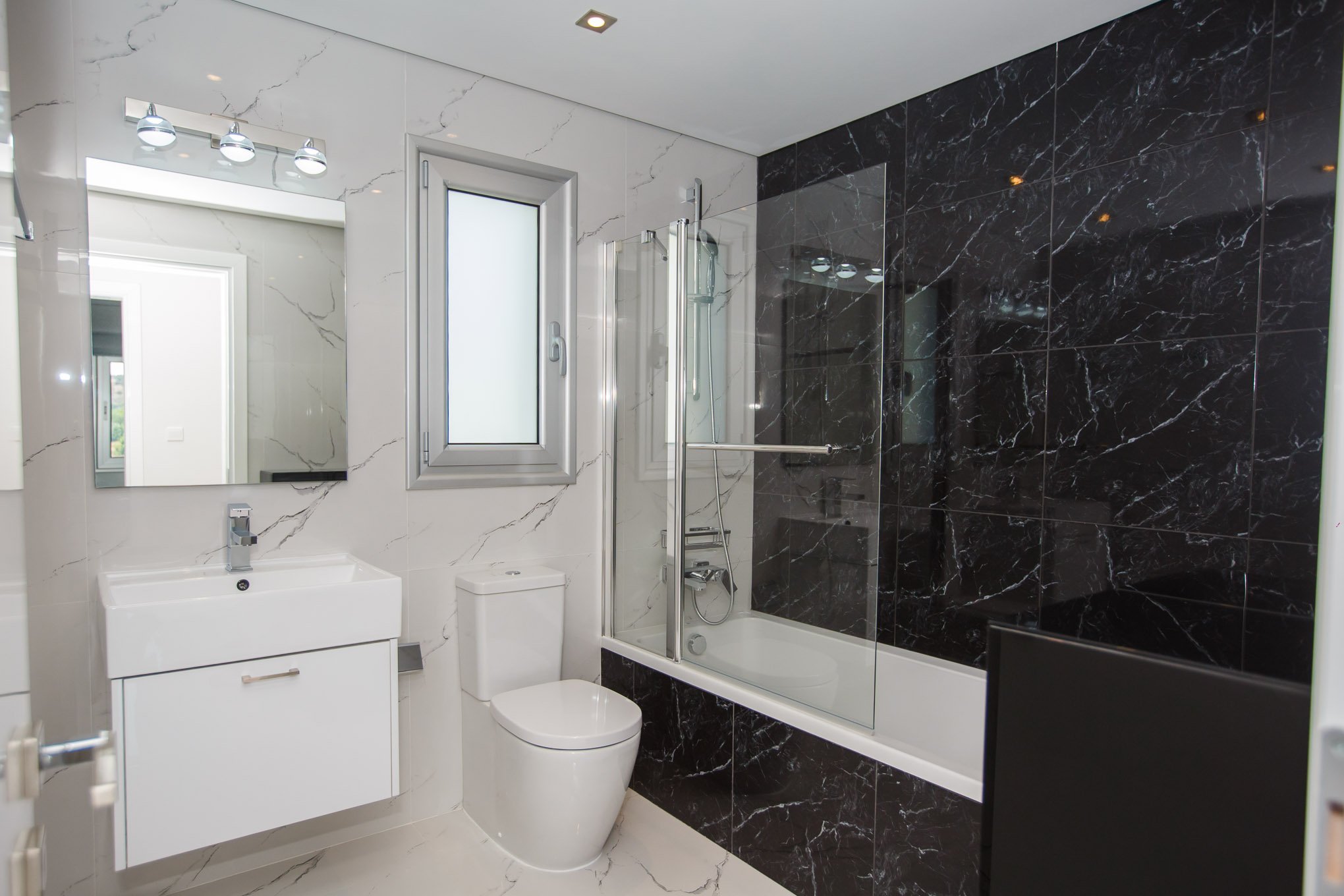 4 BR Villa in Agios Tychonas, Limassol photo 16