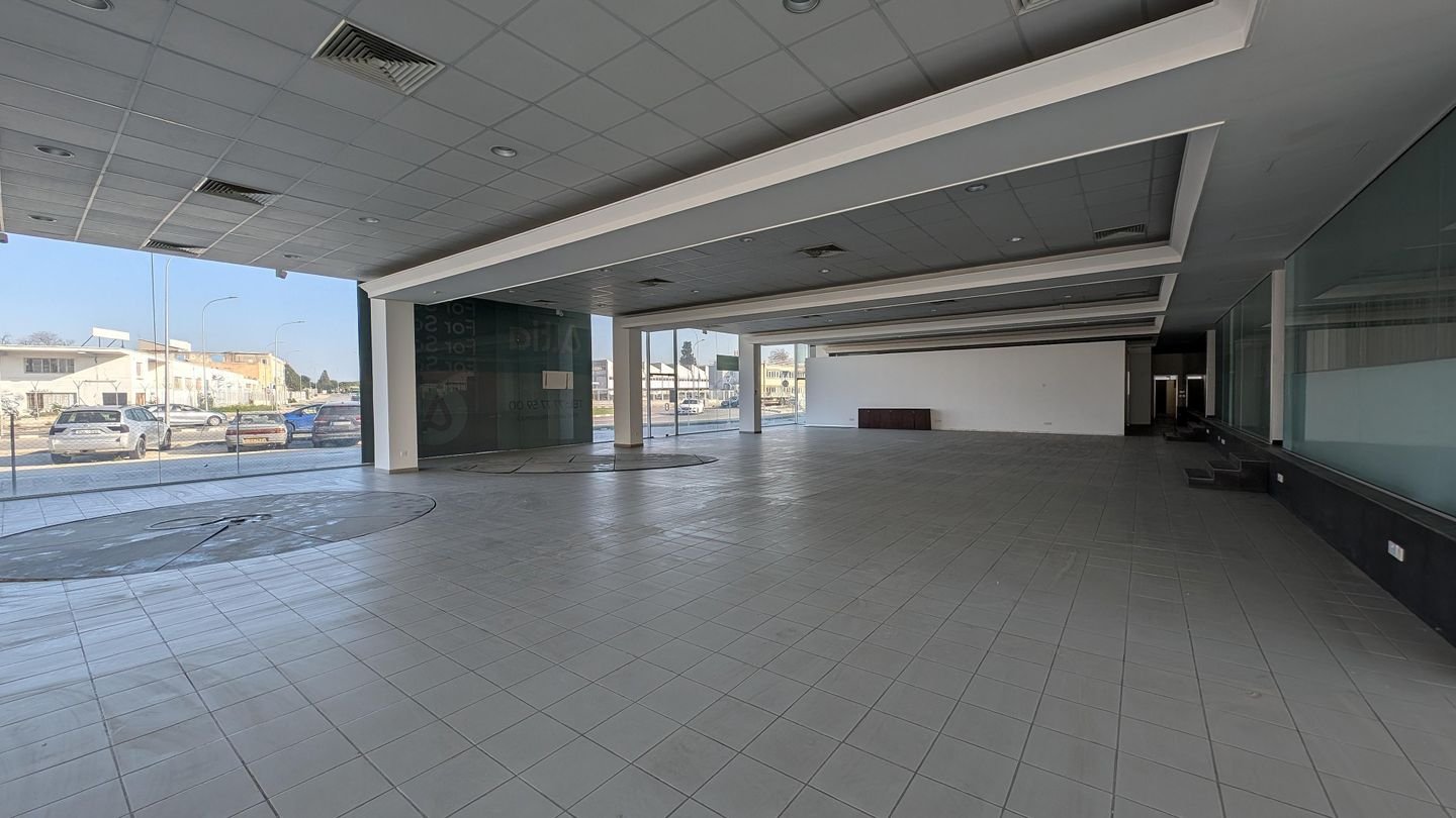 Building with Showroom in Kaimakli, Nicosia photo 26