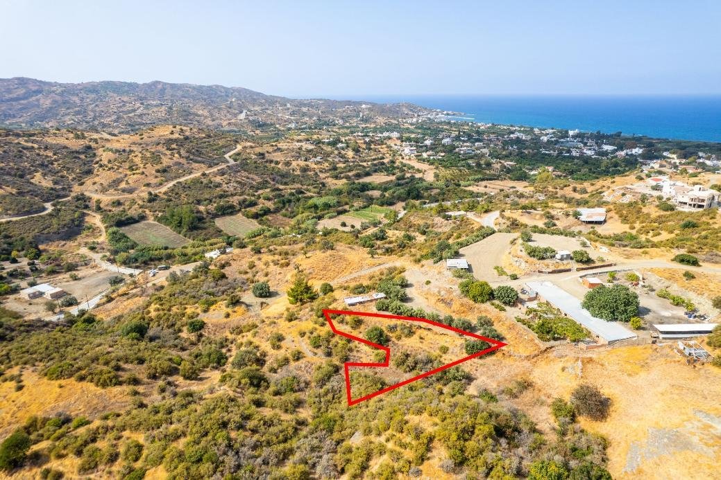 Residential field in Kato Pyrgos, Nicosia photo 3