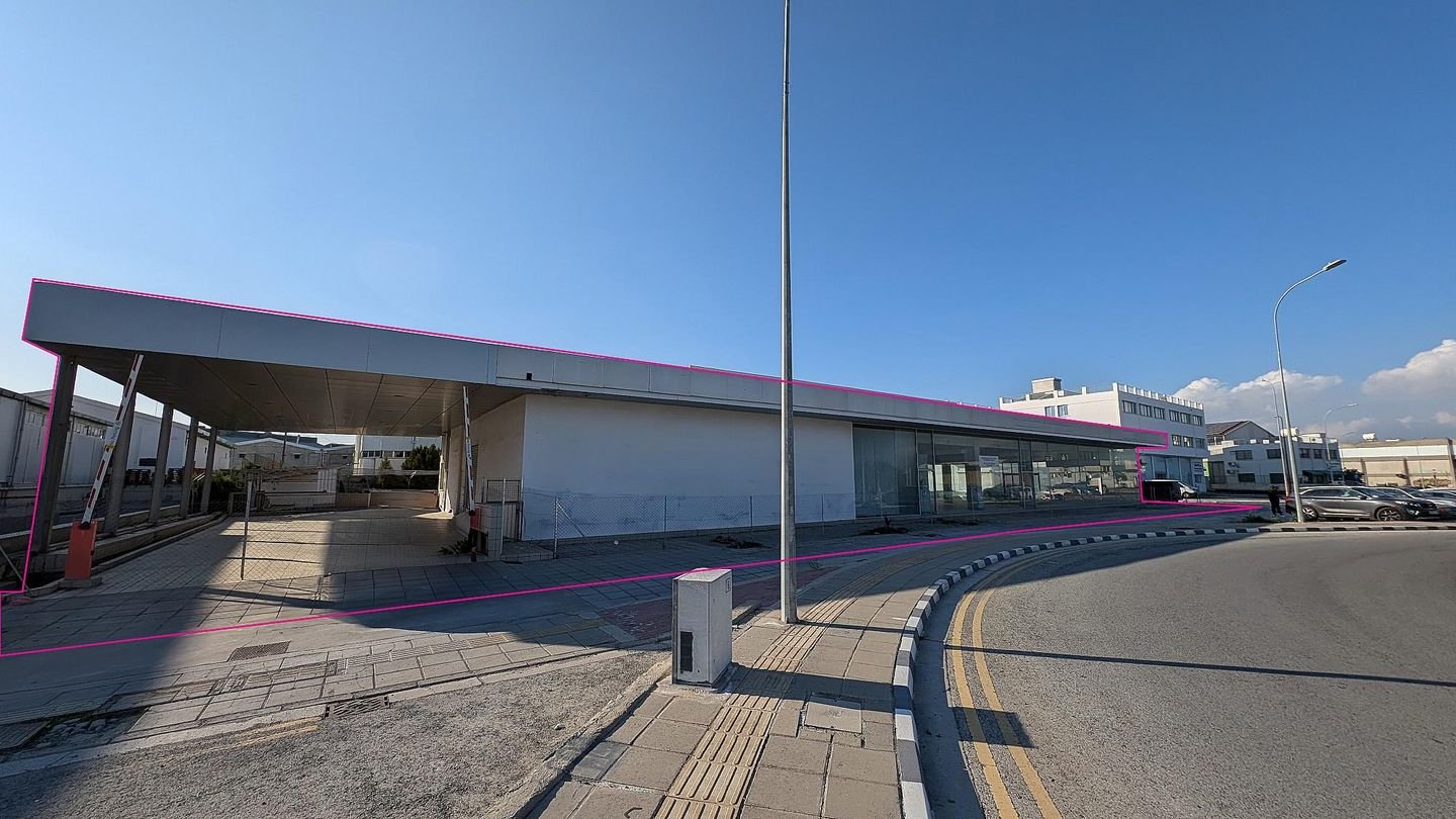 Building with Showroom in Kaimakli, Nicosia photo 5