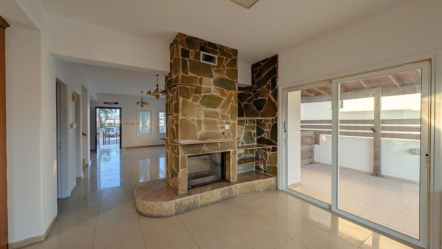 Elegant 4-Bedroom Home with Private Pool in Archangelos/Anthoupoli, Nicosia photo 13