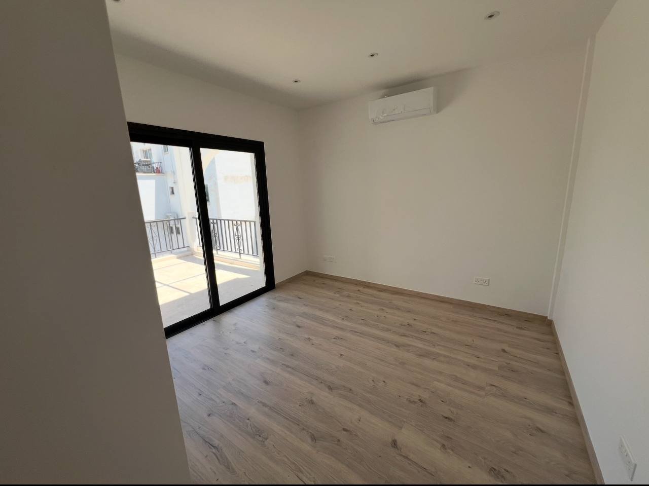 3 BR Apartment in Agios Tychonas, Limassol photo 6