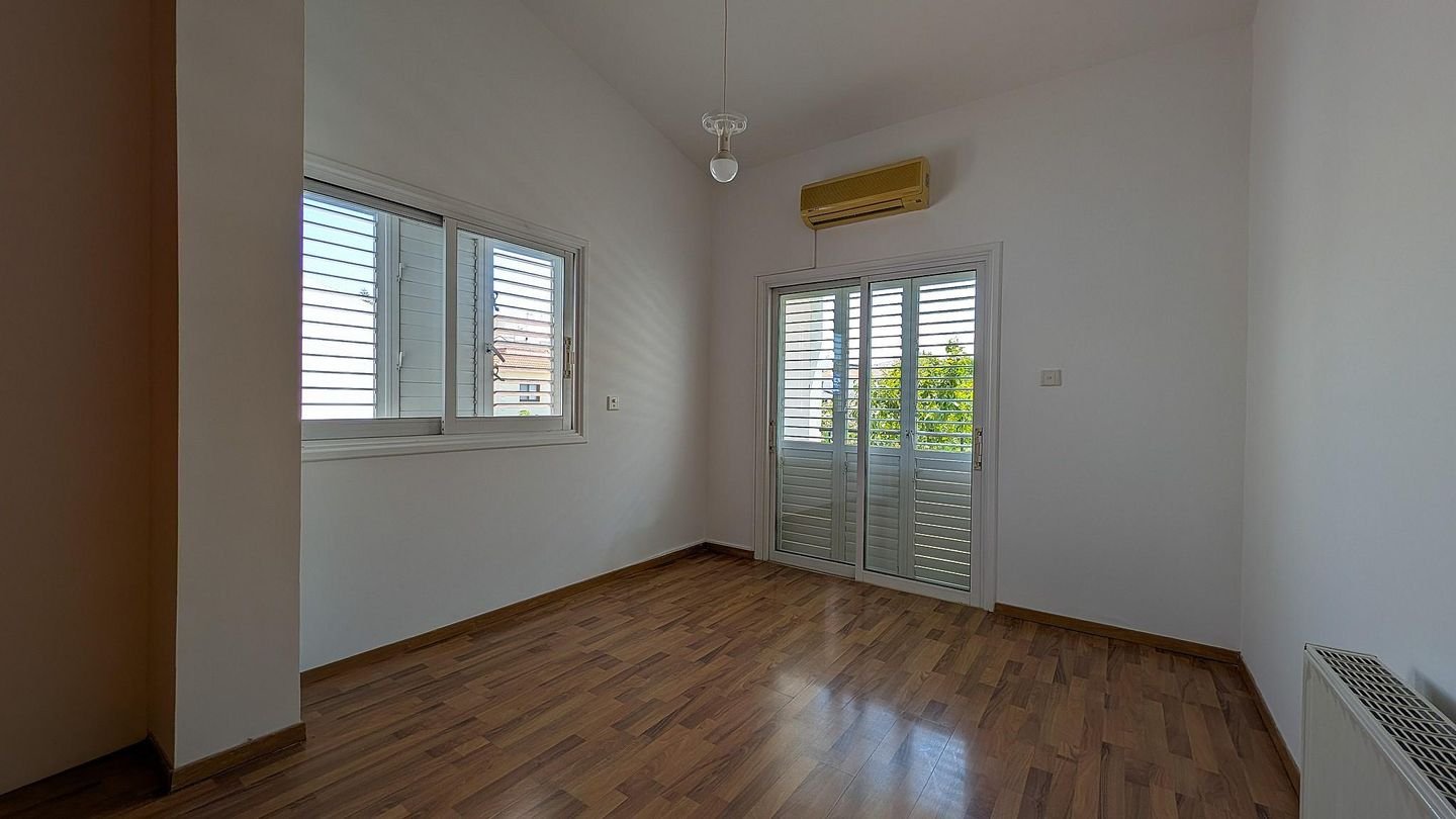 Spacious 4+1 Bedroom Detached Home with Basement Studio in Engomi photo 14