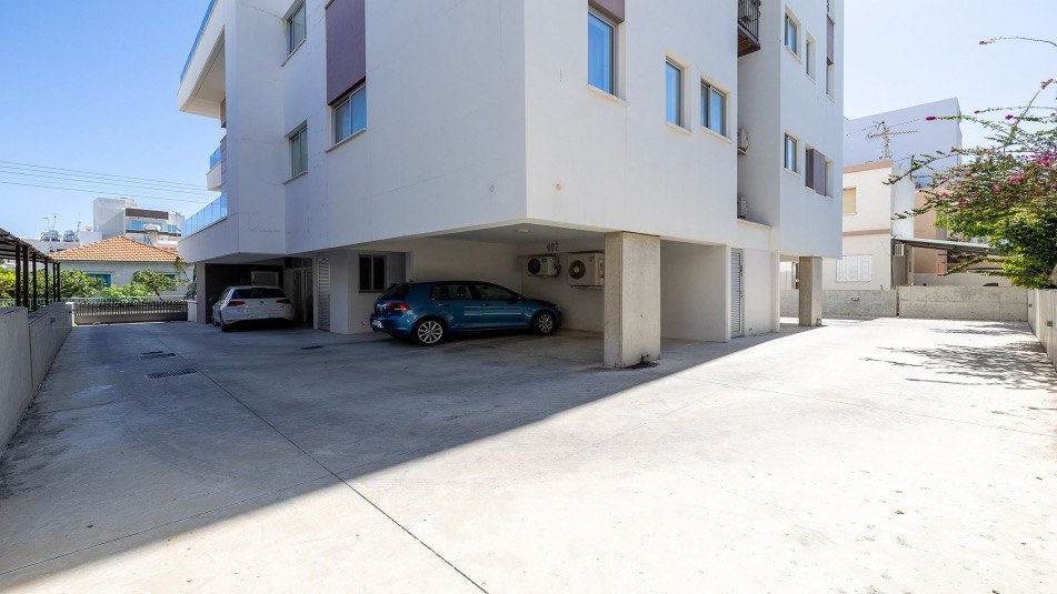 2 BR Penthouse in Neapolis, Limassol photo 16