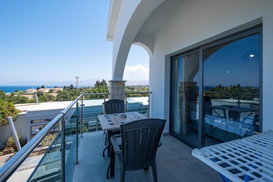 1-bedroom apartment in Latchi, Paphos photo 2