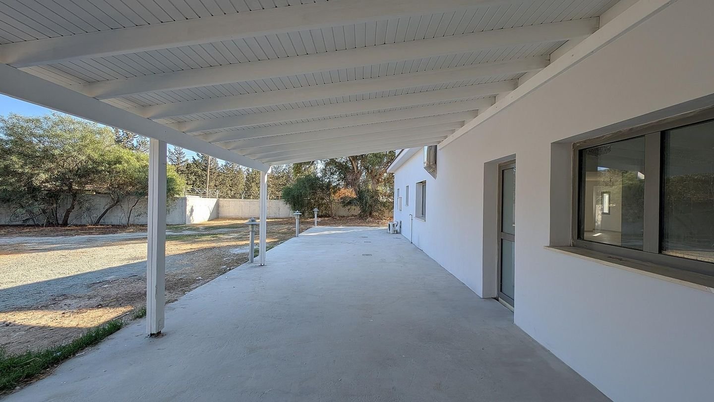 Elegant Detached Home with Pool in Moni, Limassol photo 23