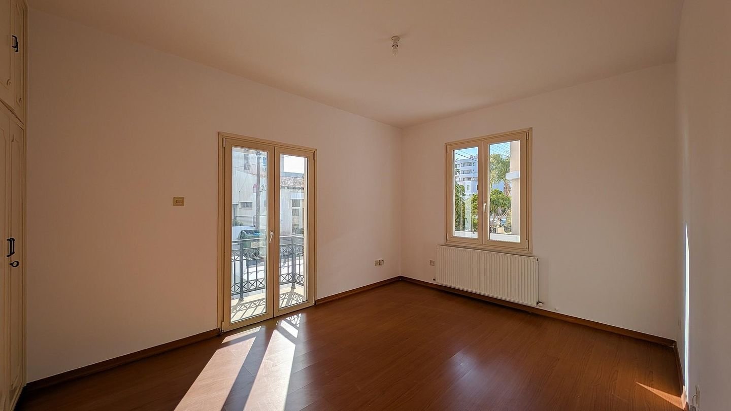 Three storey building in Agios Nikolaos, Larnaca photo 18