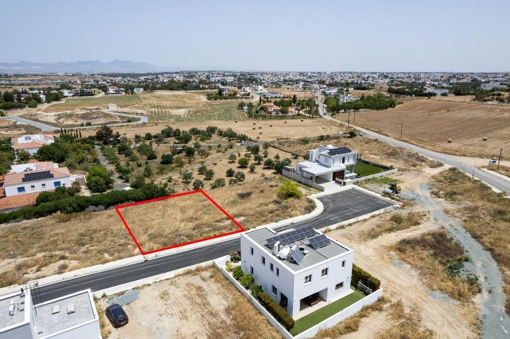 Residential plot under division in Latsia, Nicosia photo 3