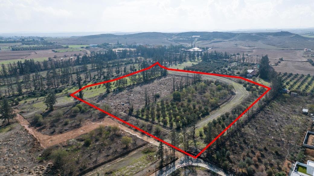 Residential field in Kato Deftera, Nicosia photo 3