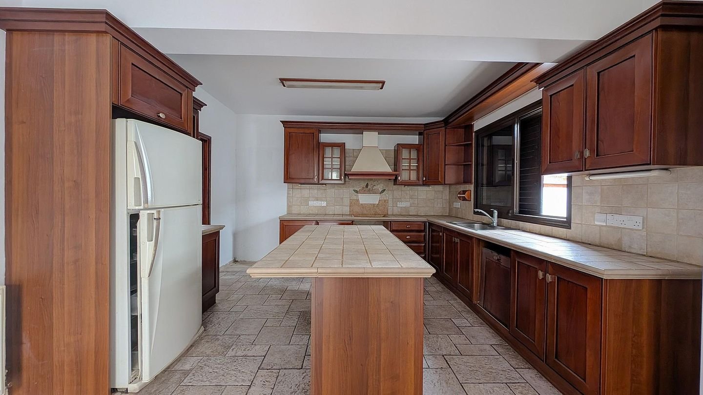 Elegant 3-bedroom semi-detached house in Engomi, Nicosia photo 15