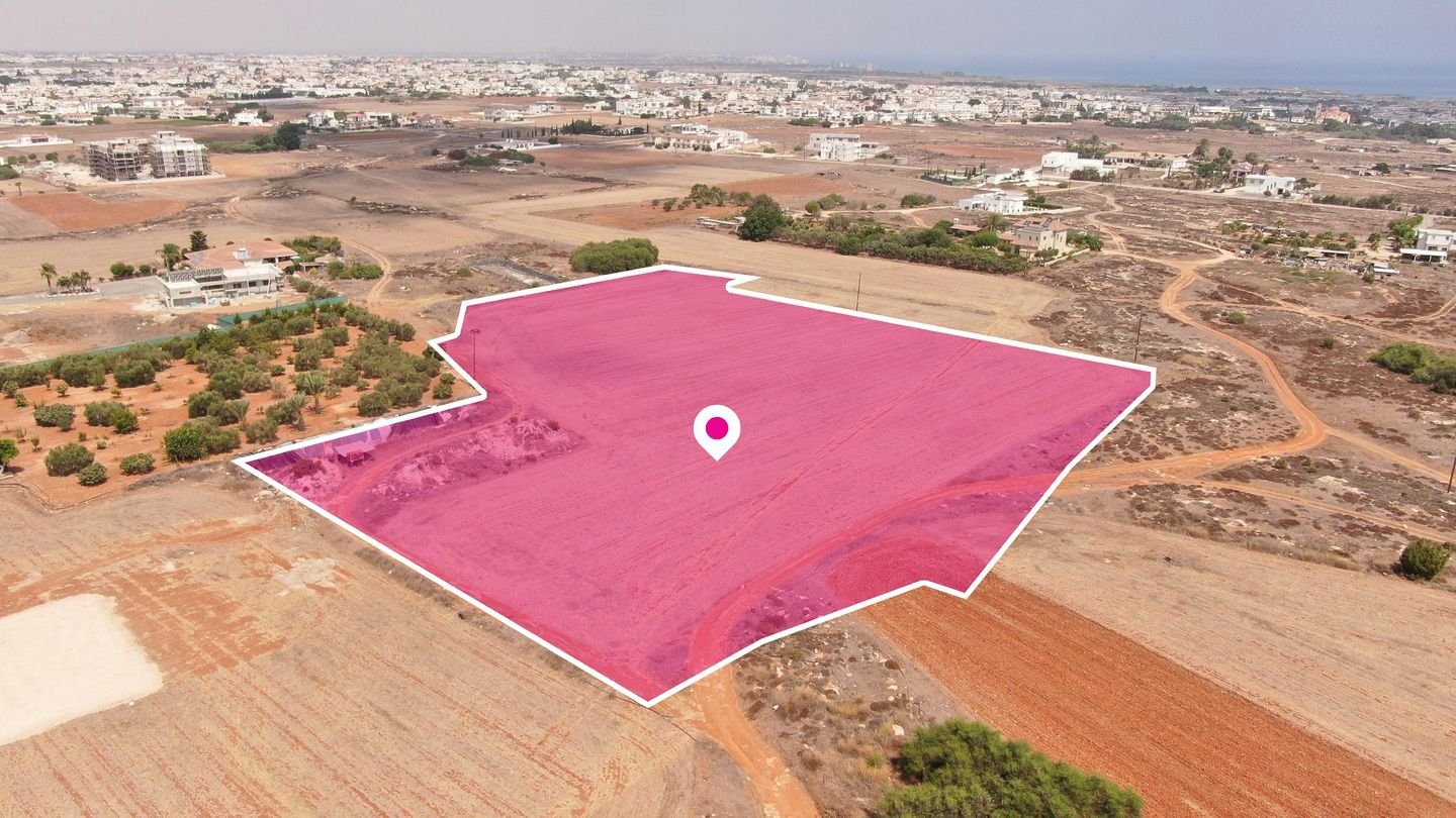 Share of Residential Field in Paralimni, Ammochostos photo 1