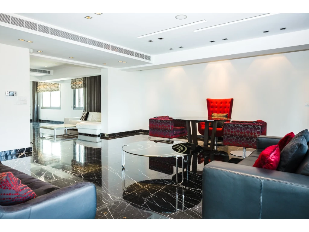 4 BR Penthouse in Neapolis, Limassol photo 4