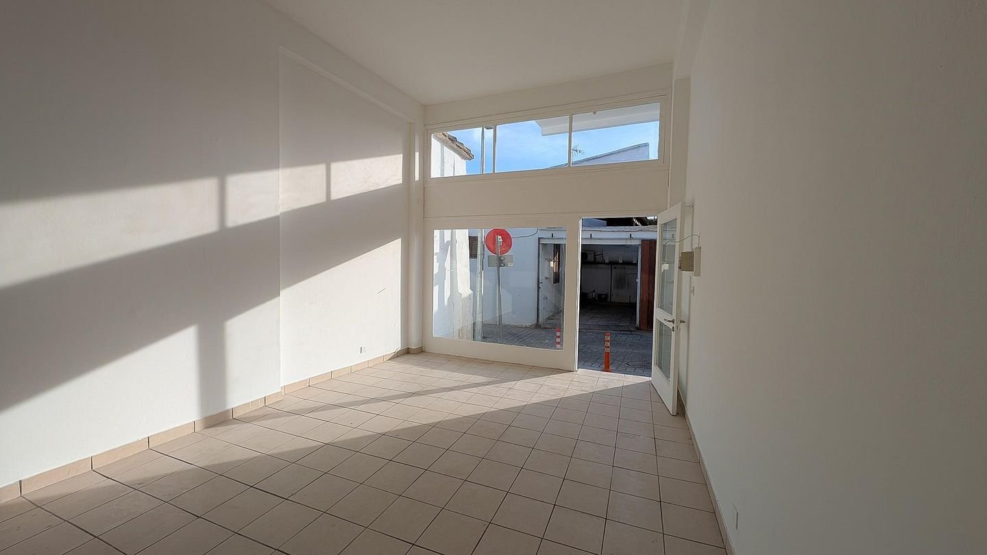 Two Shop Commercial Building in Kaimakli, Nicosia photo 8