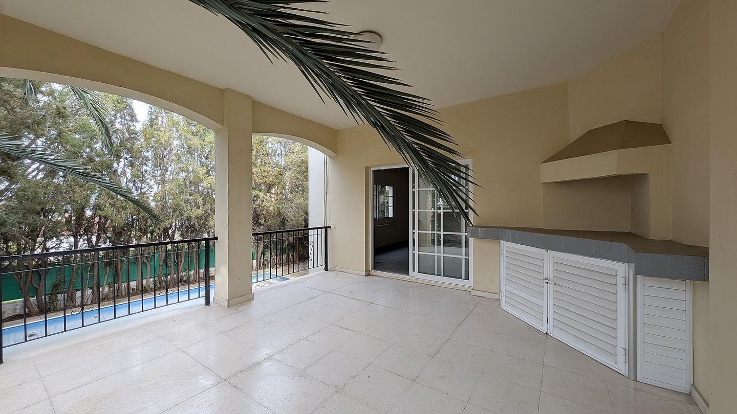 4-Bedroom Detached Villa with Pool & Loft in Egkomi, Nicosia photo 21