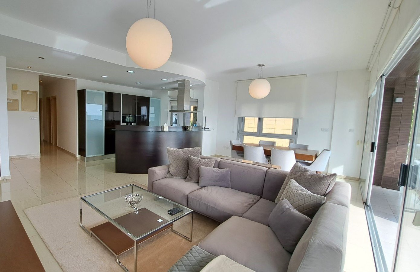 Luxury 3 BR Apartment in Agios Tychonas, Limassol Tourist Area photo 2