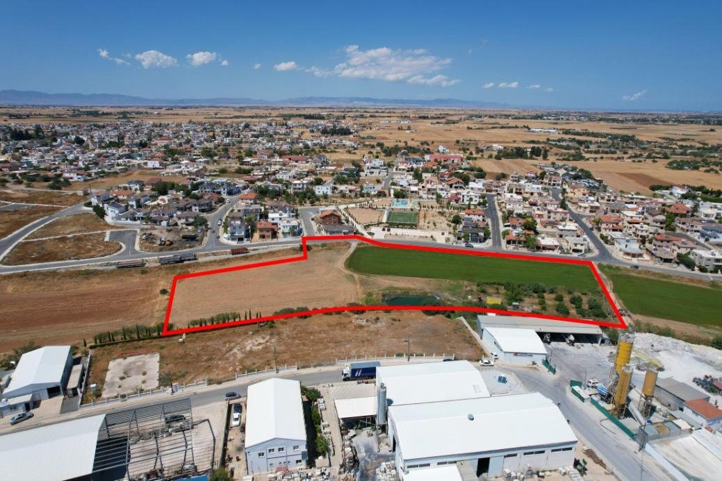 Shared field in Xylotymvou, Larnaka photo 3