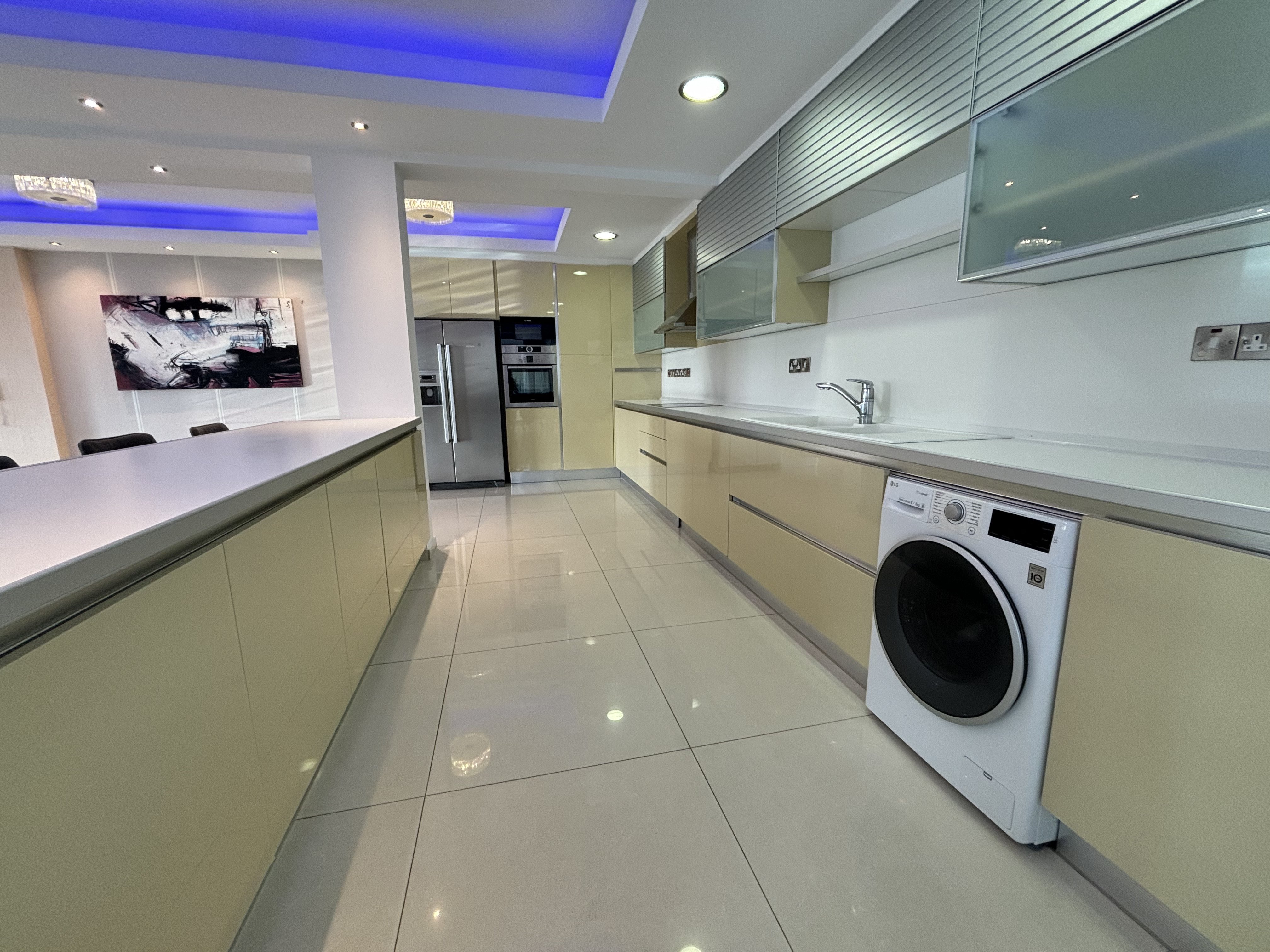 6 BR Stunning Penthouse in Agios Tychonas, Limassol photo 2