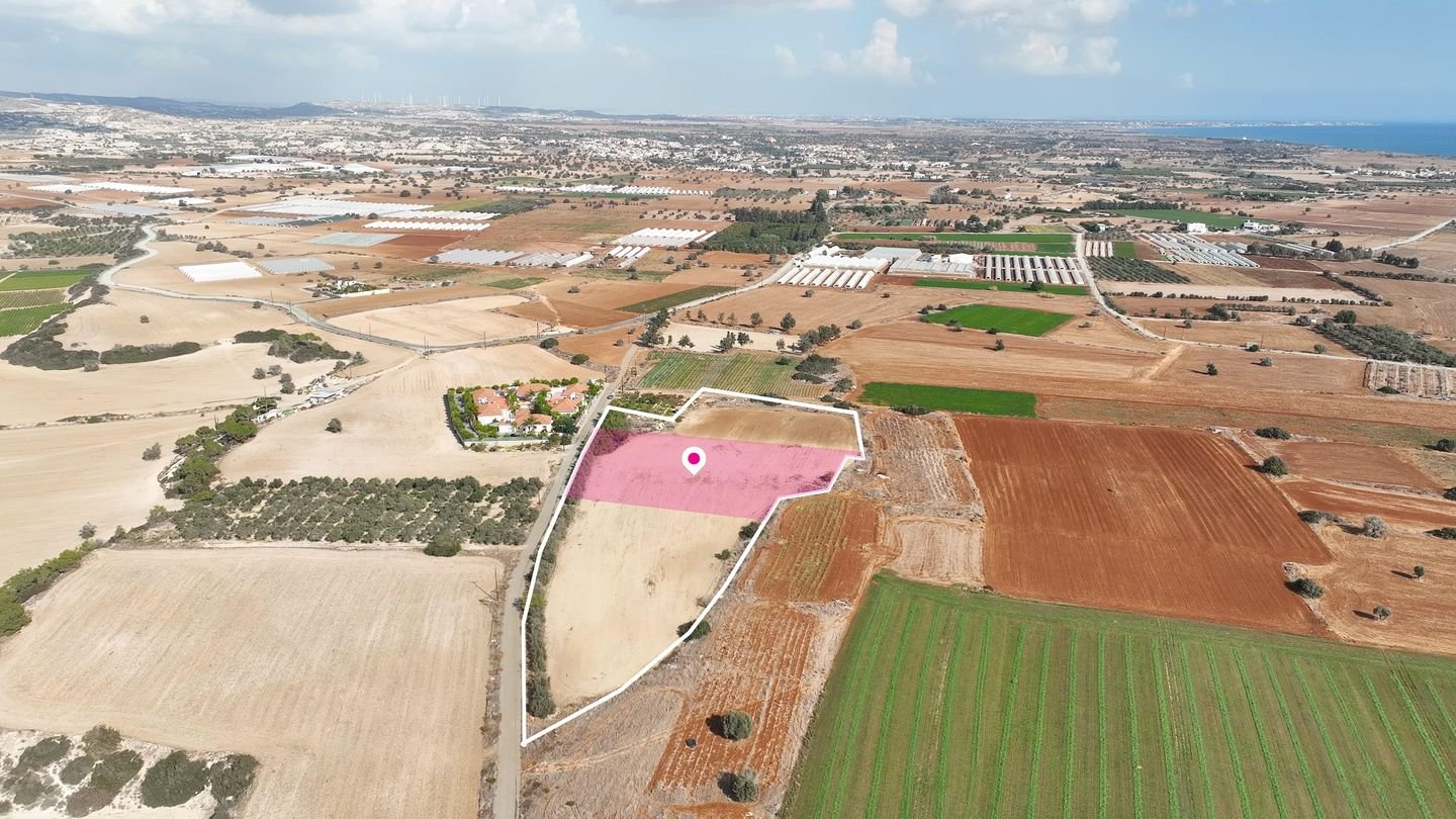 (Share) Residential Field in Anafotida, Larnaca District photo 3