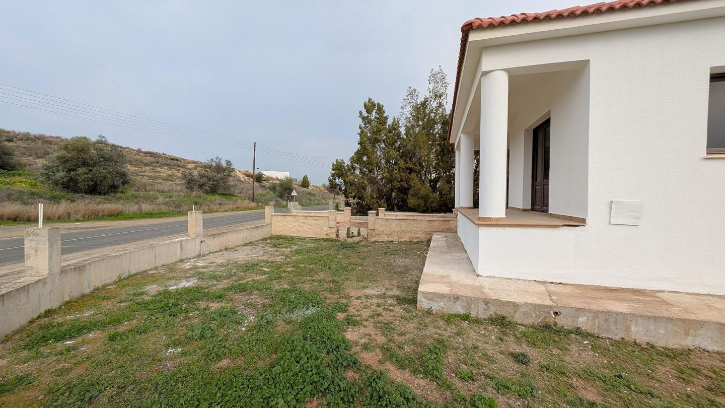 3-Bedroom Detached House with Attic in Ergates, Nicosia photo 10