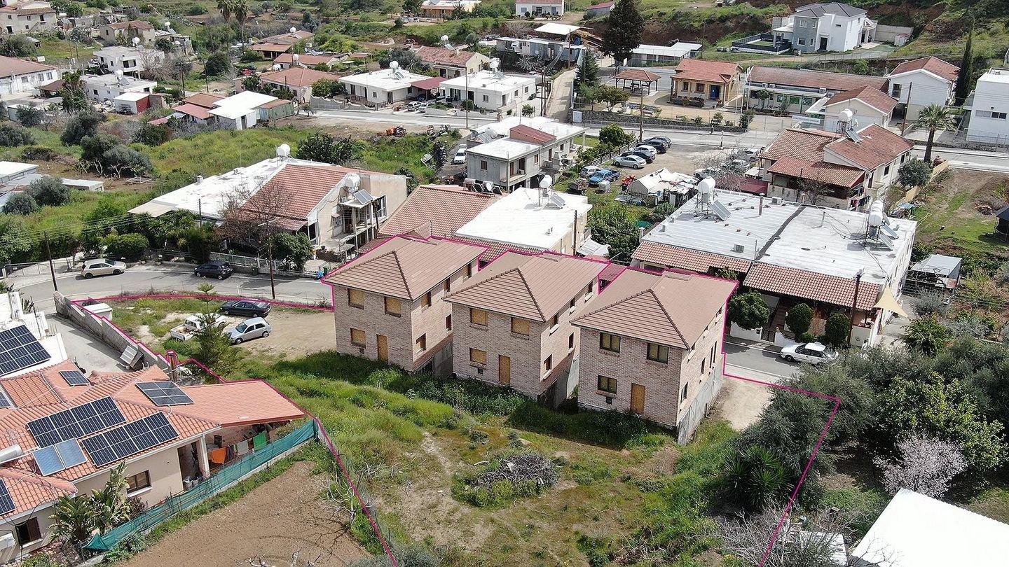 Incomplete Residential Development in Kapedes, Nicosia photo 7