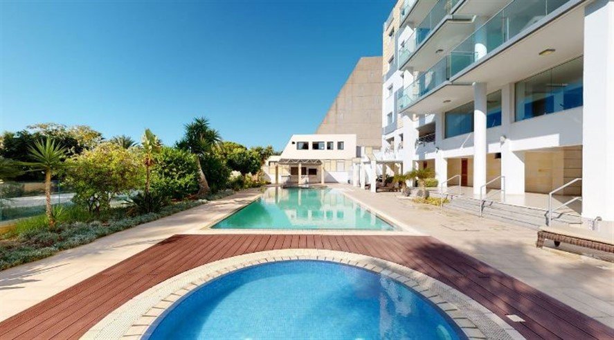 4 BR Luxury Apartment in Agios Tychonas, Limassol photo 10