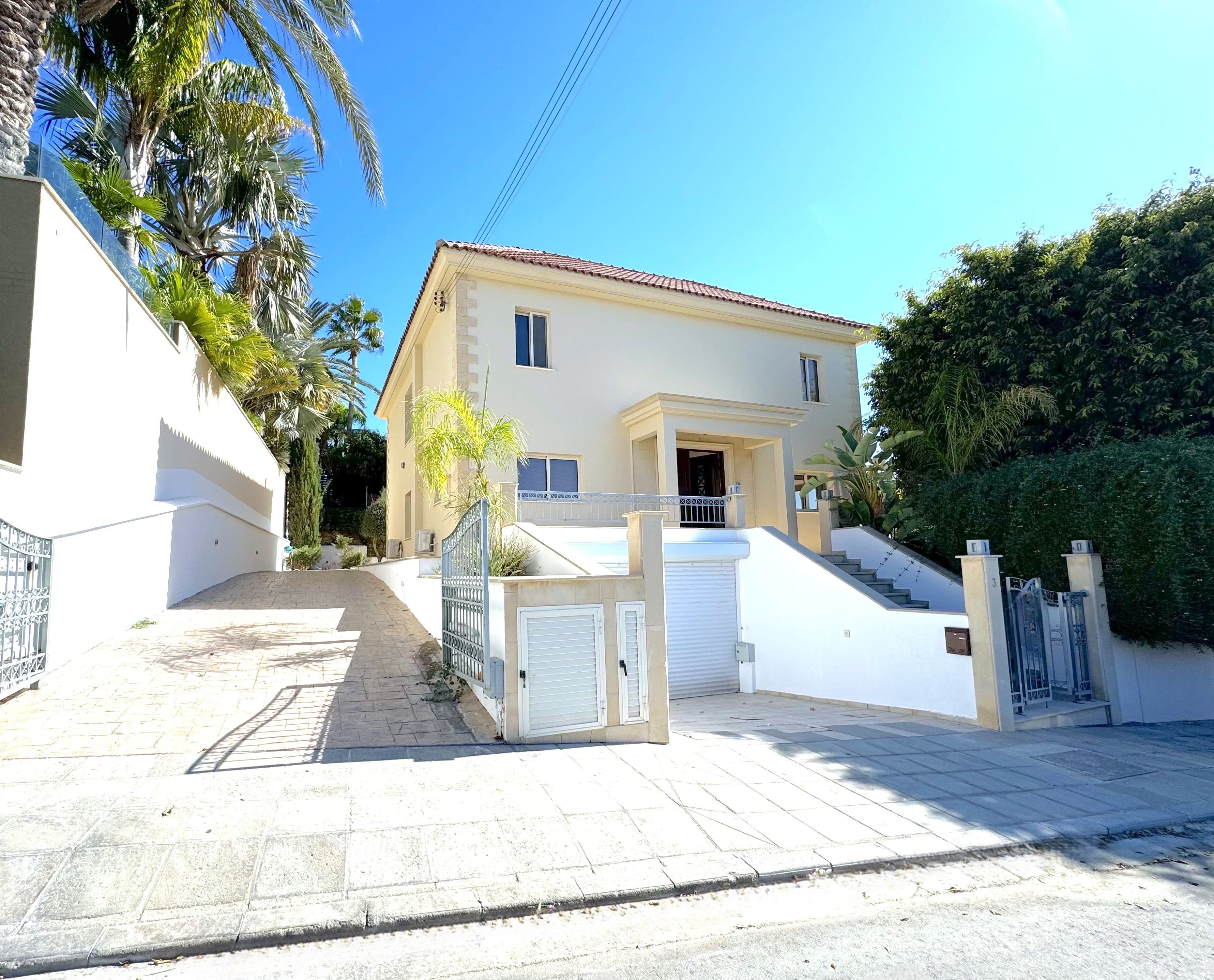 5 BR Villa in Limassol, Germasogeia photo 2