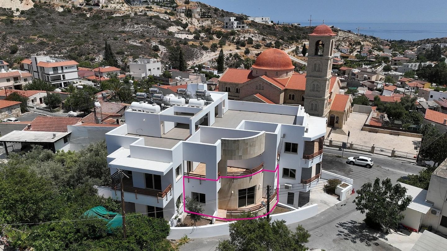 Modern 1-Bedroom Apartment, Agios Tychon, Limassol photo 3