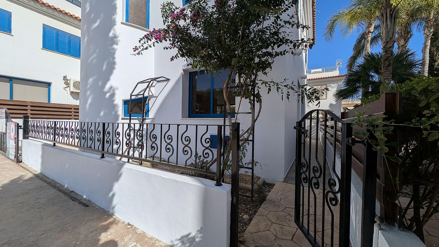 Steps from the beach - Detached Coastal House in Paralimni, Ammochostos photo 8