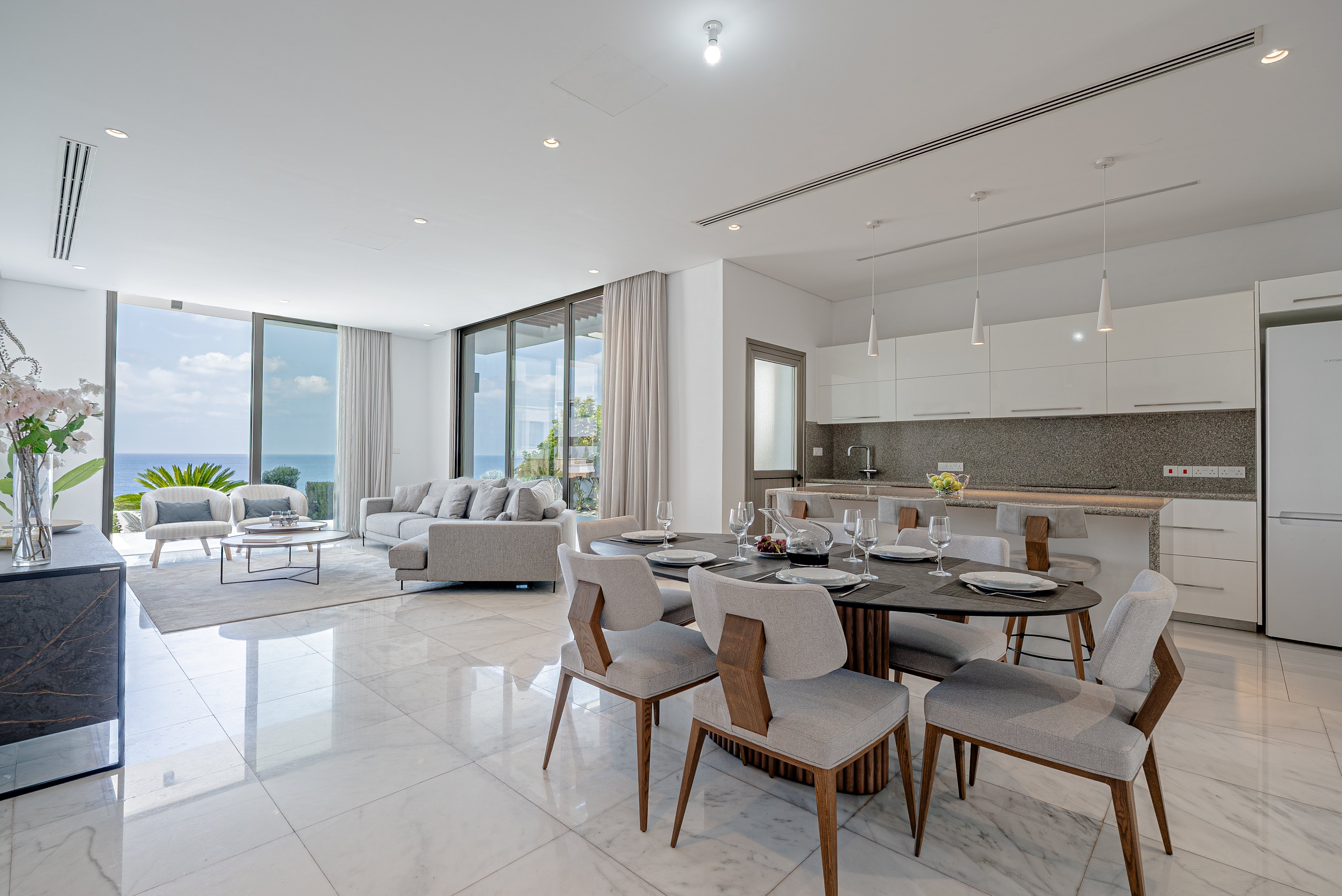 4 BR Beachfront Villa in Kissonerga, Paphos photo 13