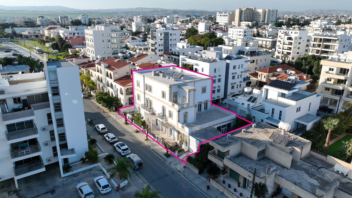 Three storey building in Agios Nikolaos, Larnaca photo 3