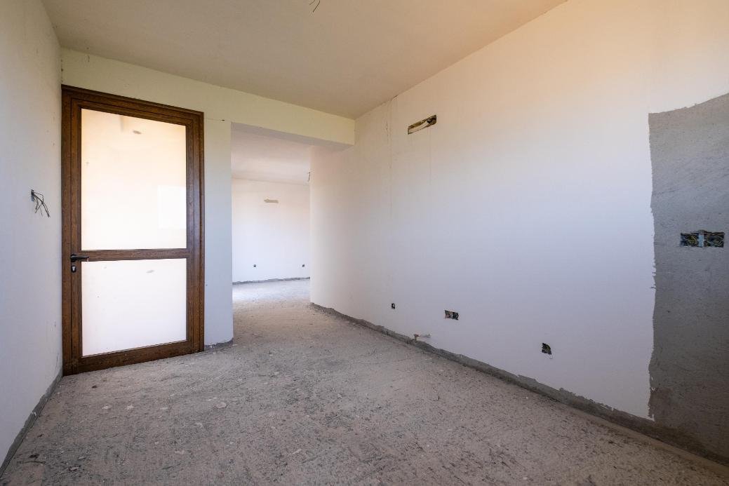 Incomplete 2 bedroom apartment in Polemidia, Limassol photo 4