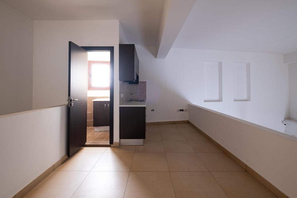 Three-storey residential building in Deneia, Nicosia photo 9