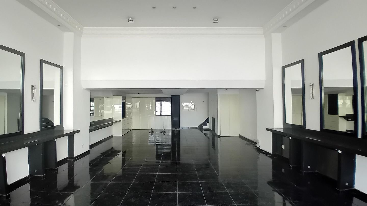 High-Visibility Retail Shop with Mezzanine in Agioi Omologites – Nicosia photo 6