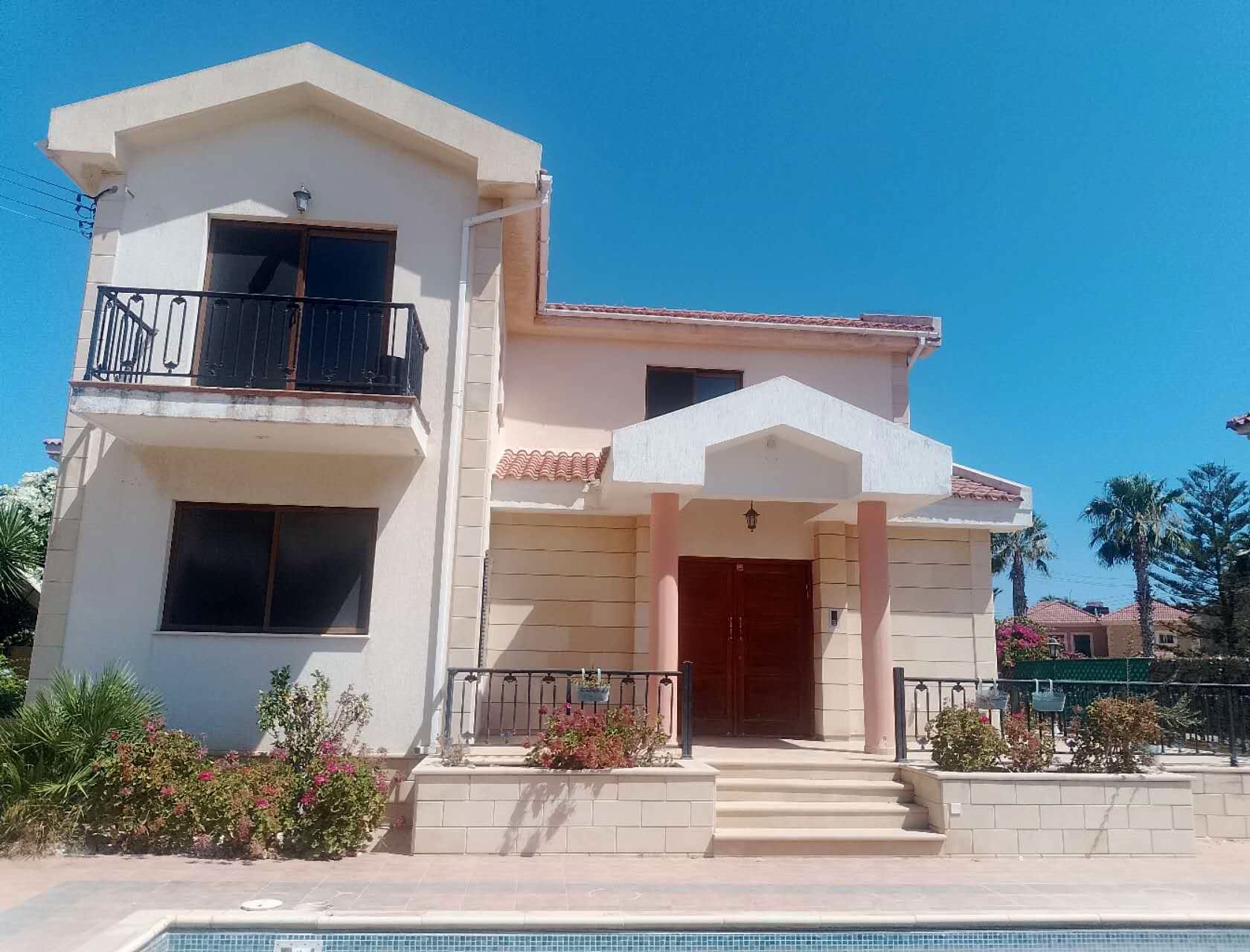 4 BR Villa in Mouttagiaka, Limassol photo 2