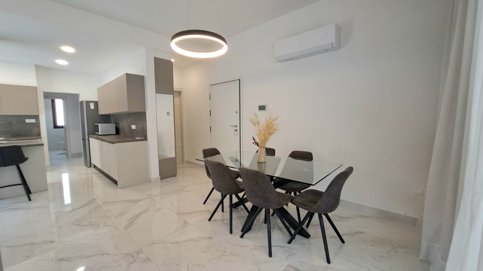 2 BR Apartment in Germasogeia, Limassol photo 7