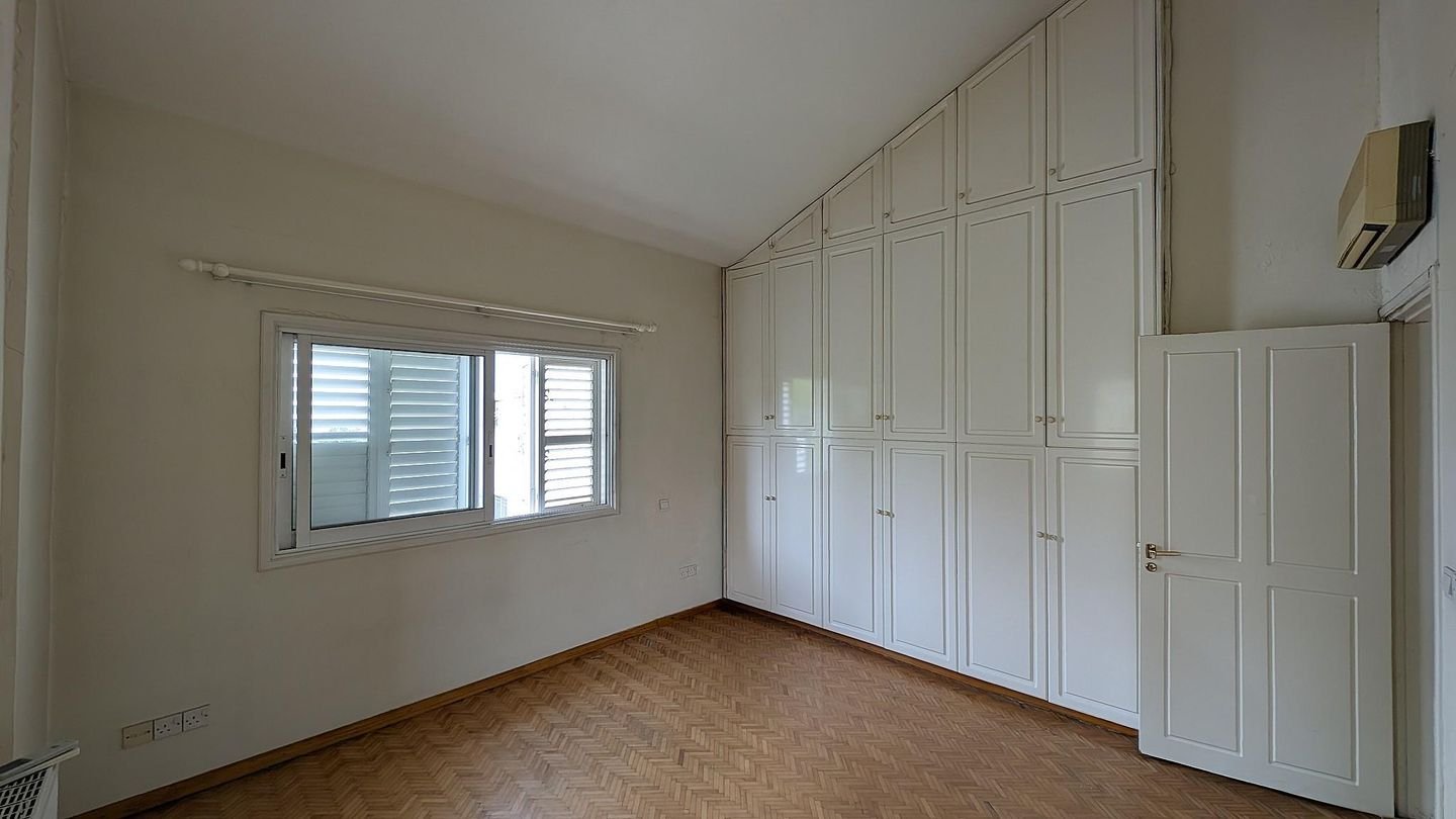 4-Bedroom Detached Villa with Pool & Loft in Egkomi, Nicosia photo 28