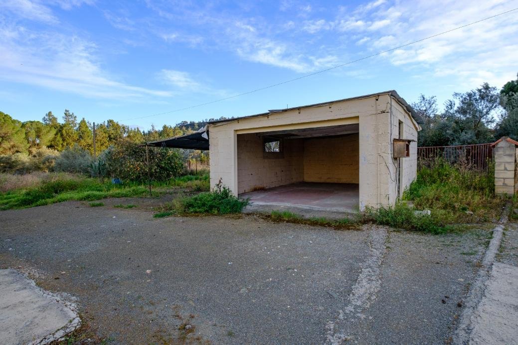 Two-storey house in a large field in Pyrga, Larnaca photo 12
