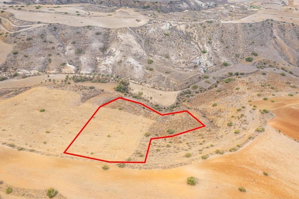 Field in Nikitari, Nicosia photo 2