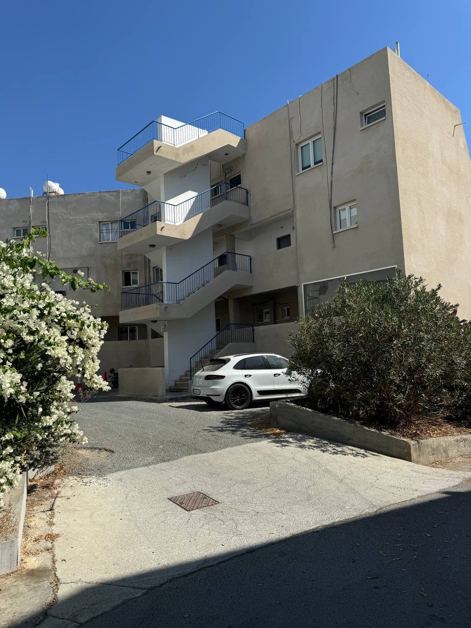 2 BR Apartment in Agios Tychonas, Limassol photo 12