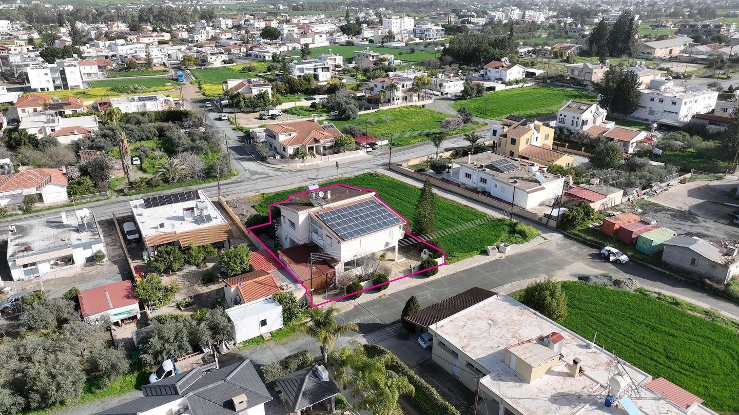 Spacious 4-Bedroom Detached House in Pera Chorio, Nicosia photo 5